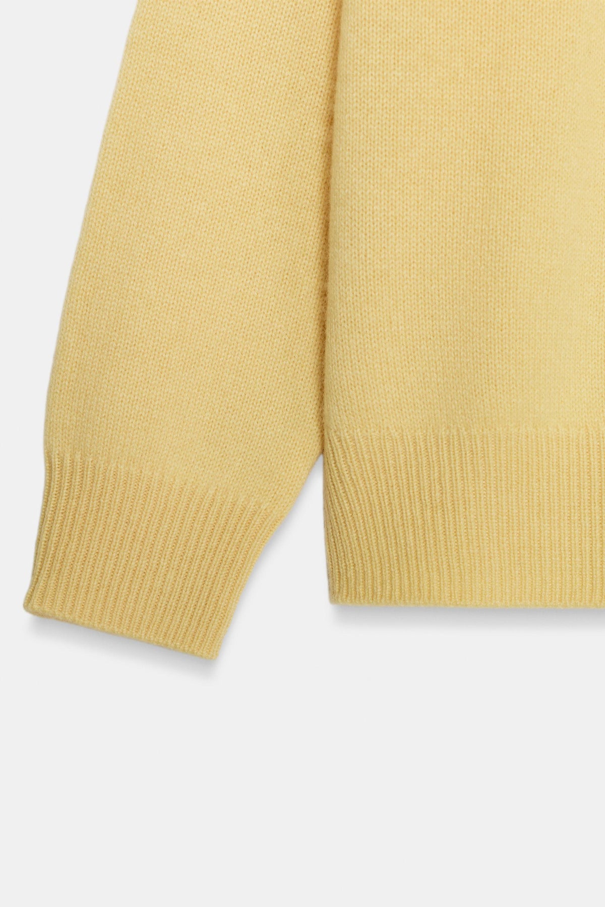 Kaschmirpullover mit langen Ärmeln