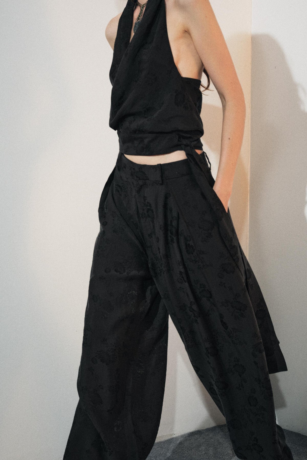 Neckholder-Top mit Blumenjacquardmuster