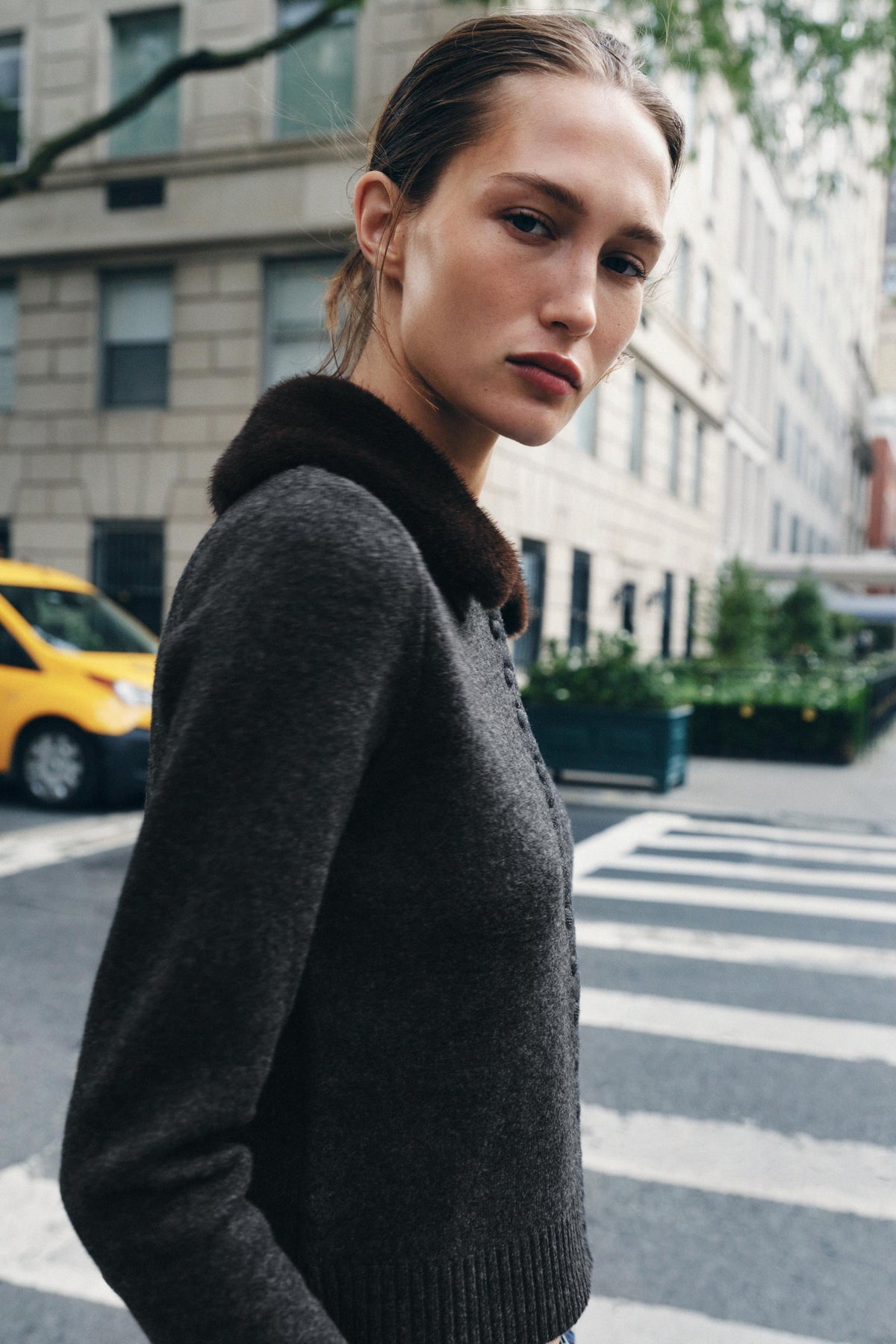 Cardigan mit Kunstpelzrevers