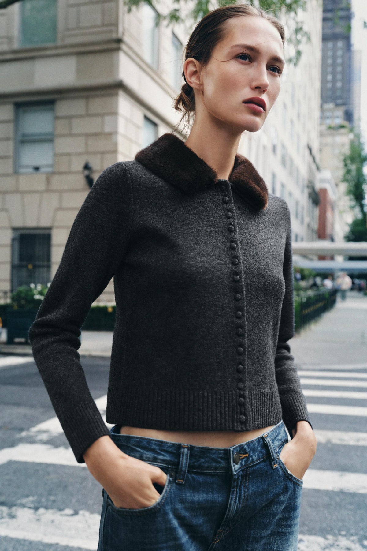 Cardigan mit Kunstpelzrevers