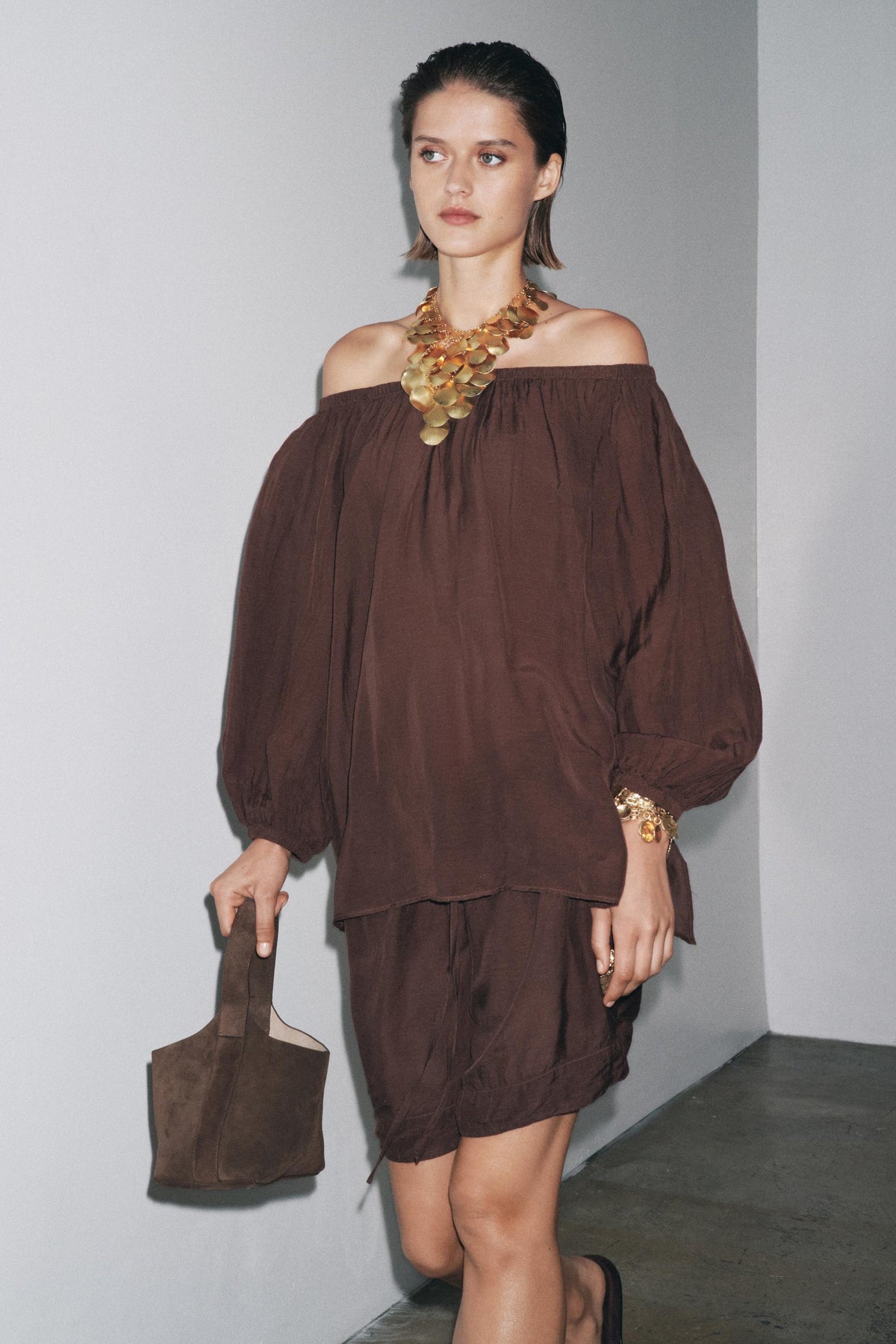 Modisches schulterfreies Top