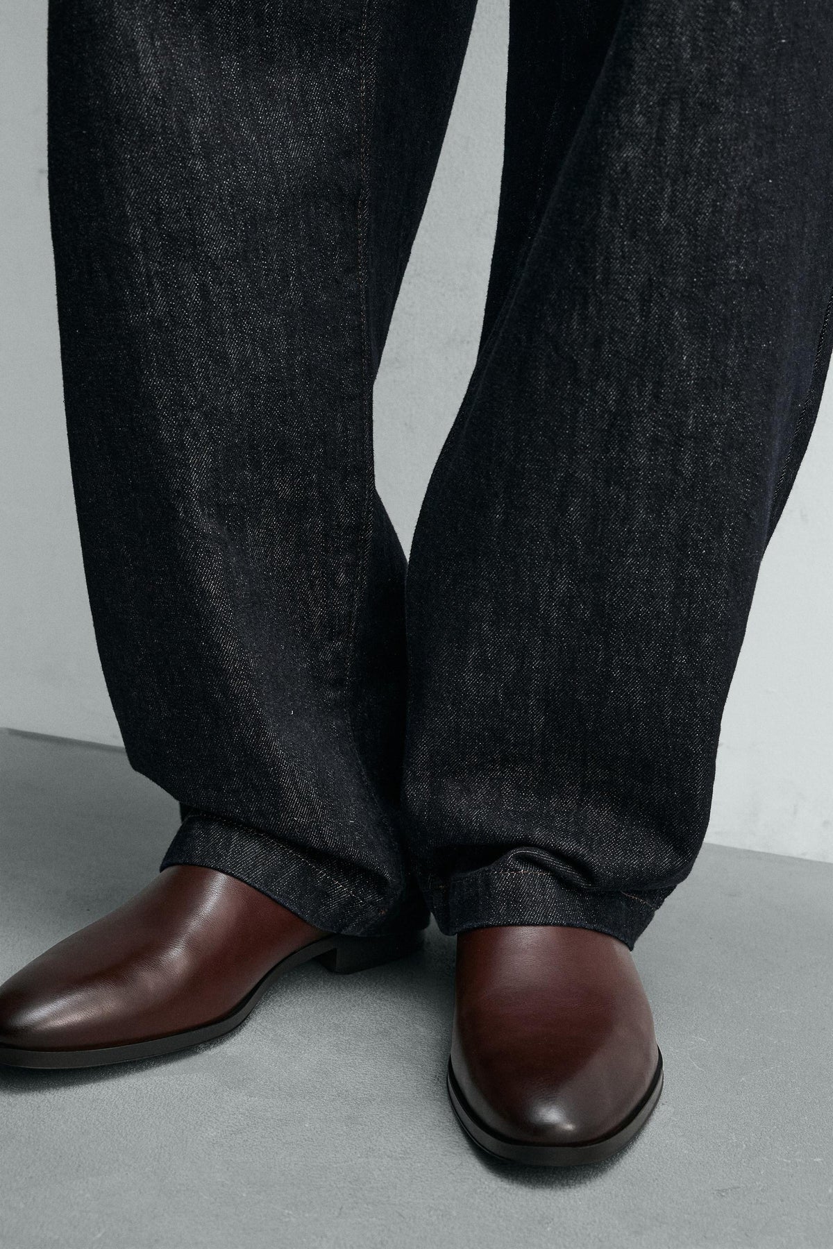 Spitz zulaufende Chelsea Boots