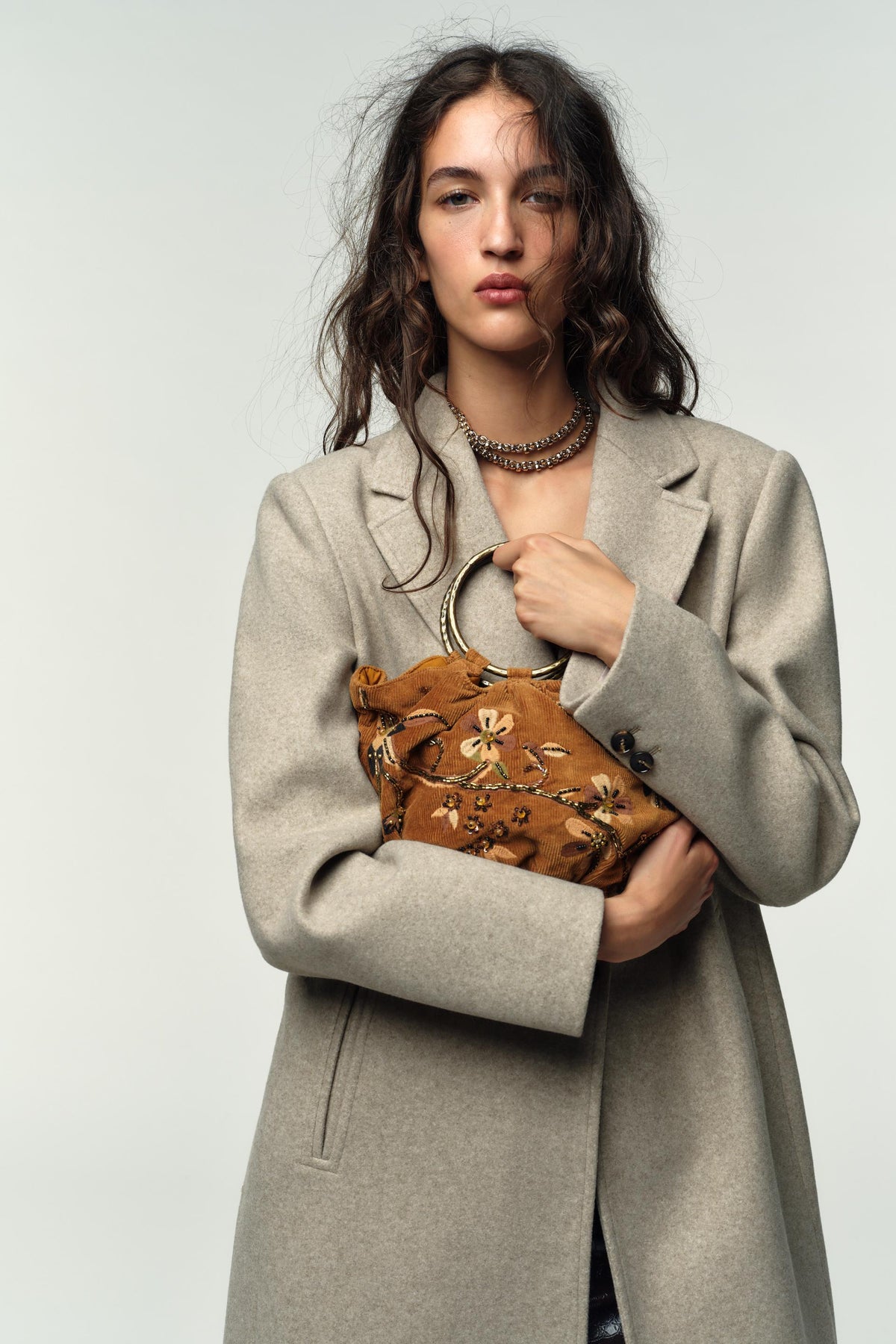 Bestickter Cord-Eimer