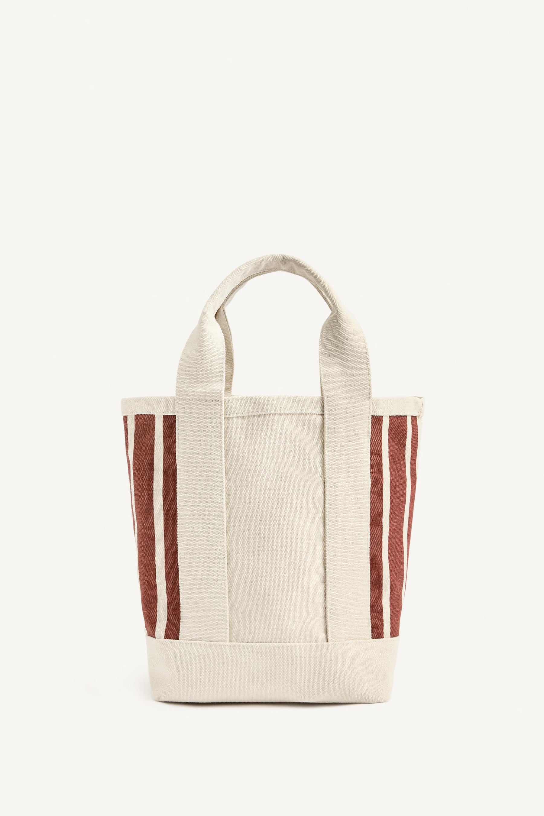 Übergroßer Wollmantel