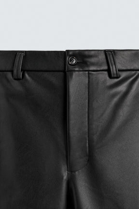 Lässige Hose aus Kunstleder