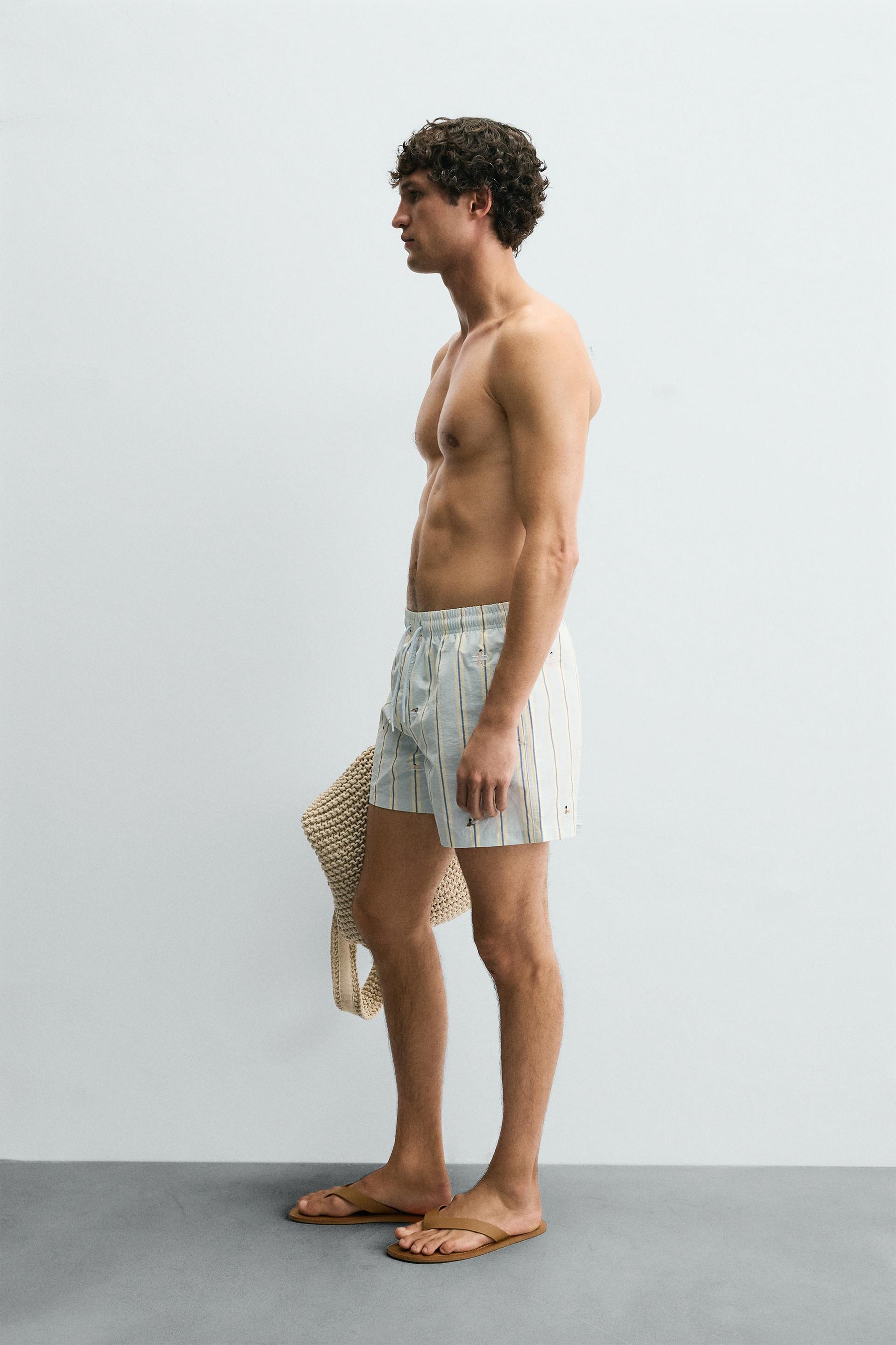 EMBROIDERED MID-LENGTH SWIMMING TRUNKS - Image 4