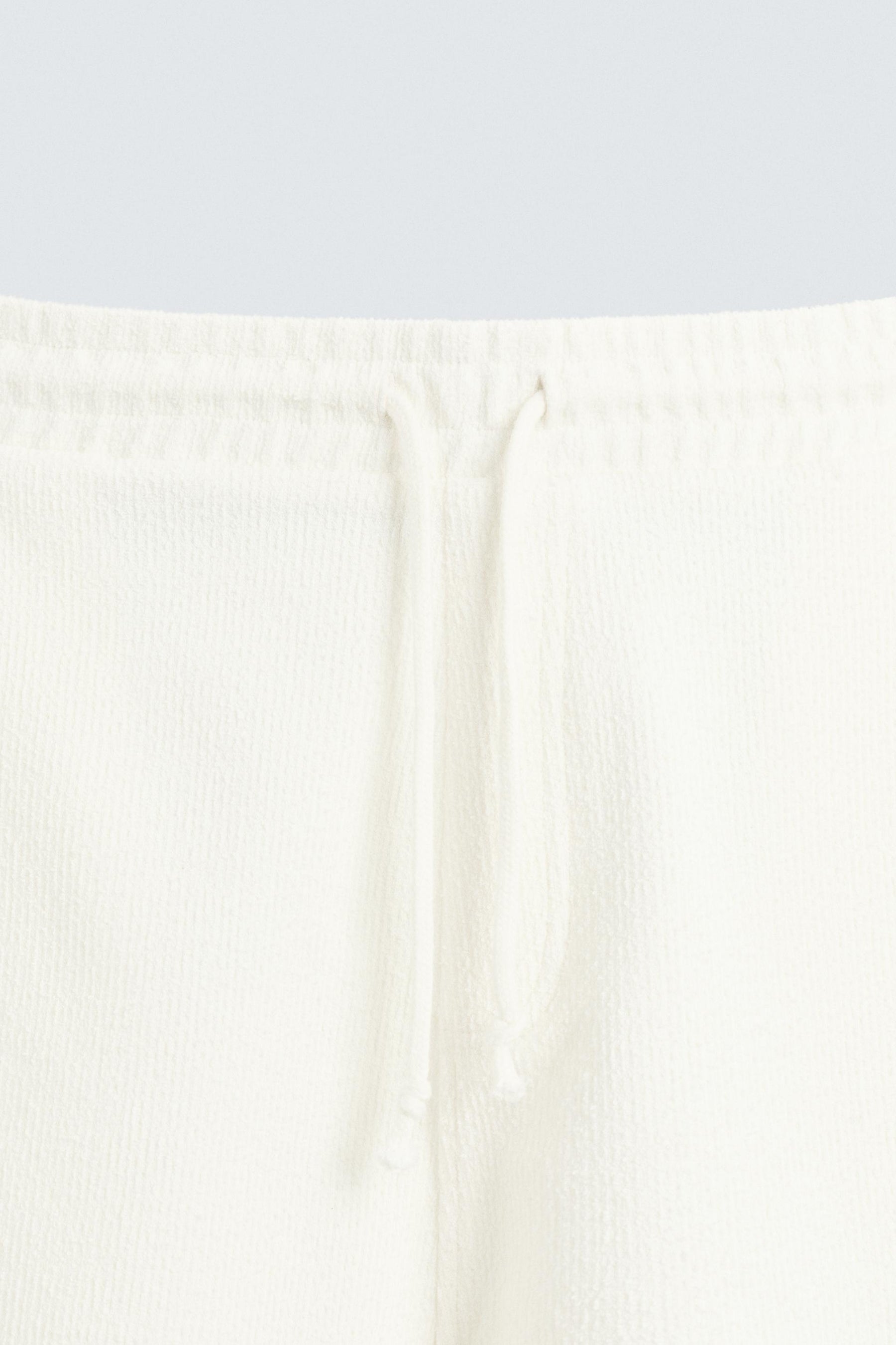 TEXTURE JOGGER BERMUDA SHORTS - Image 8