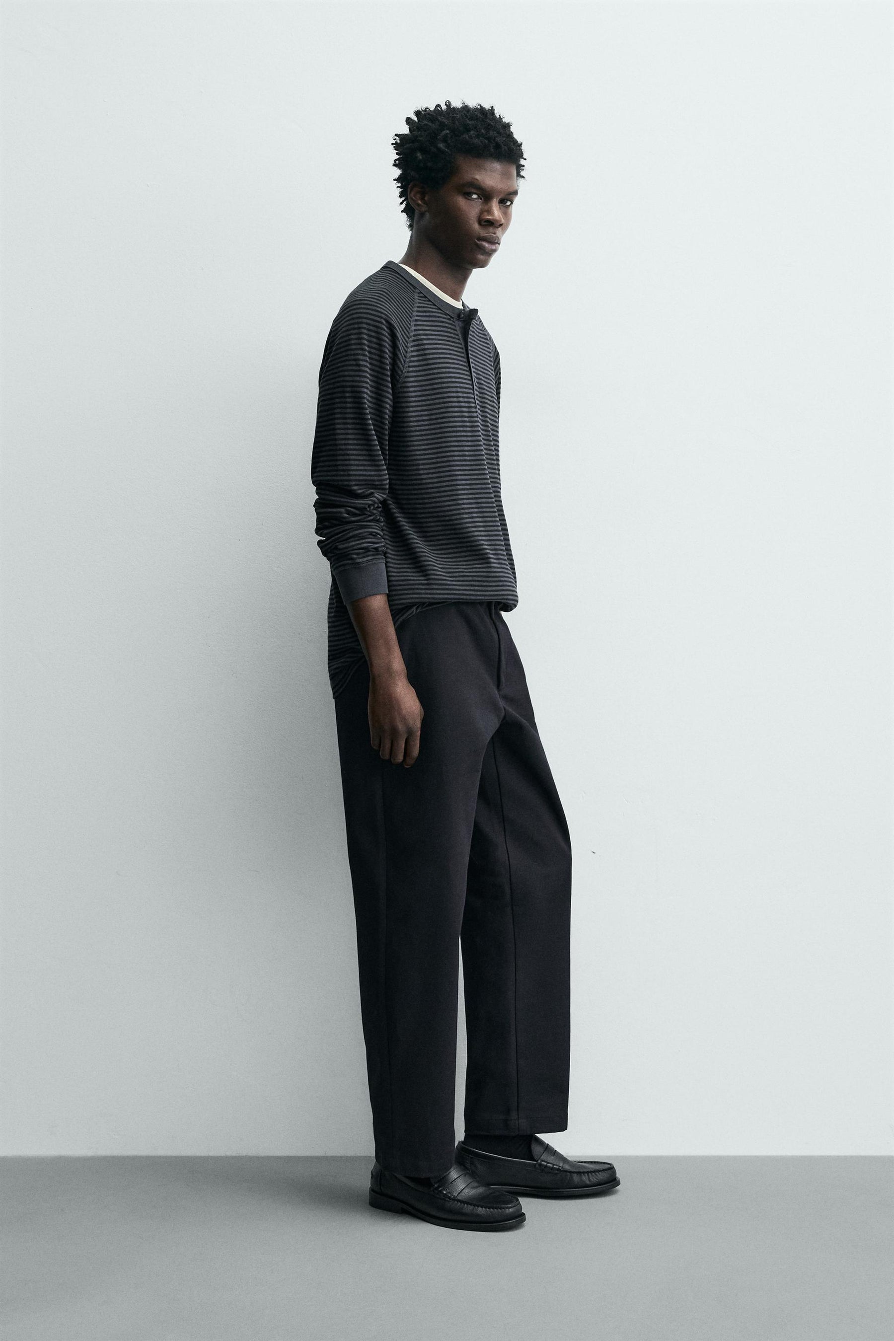 Gestreiftes Henley-Shirt