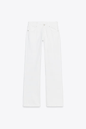 Weit geschnittene, tief sitzende Jeans