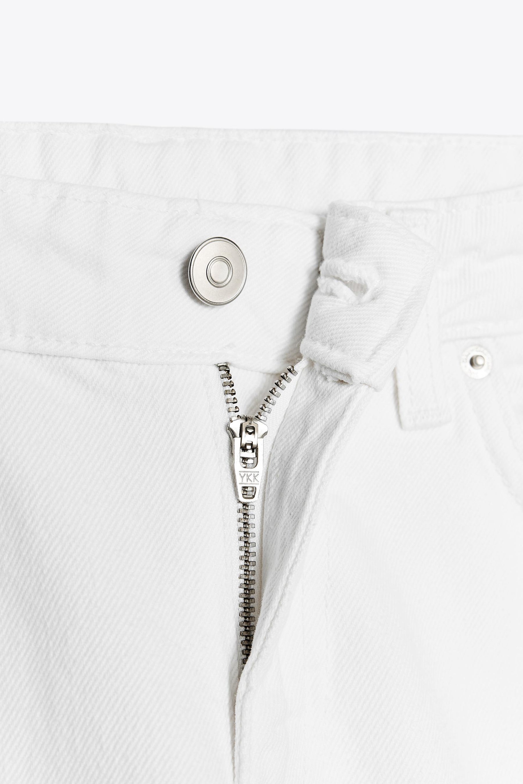 Weit geschnittene, tief sitzende Jeans