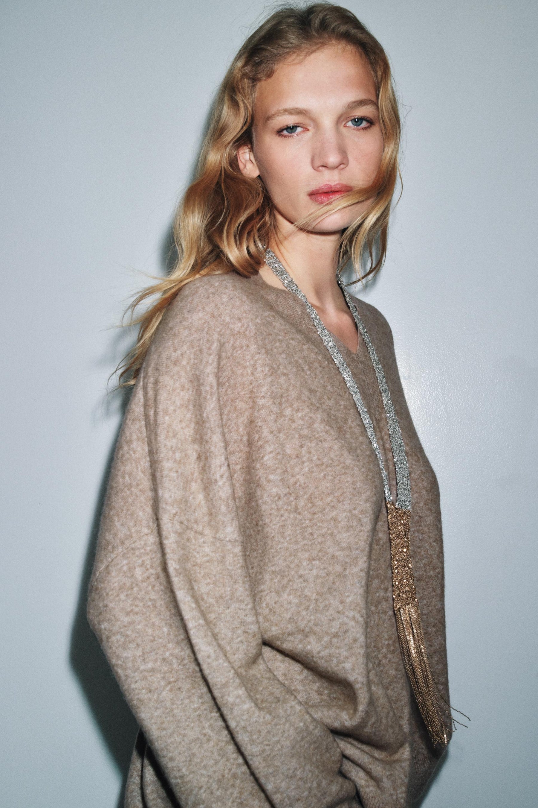 ÜBERGRÖSSERTER WOLLPULLOVER