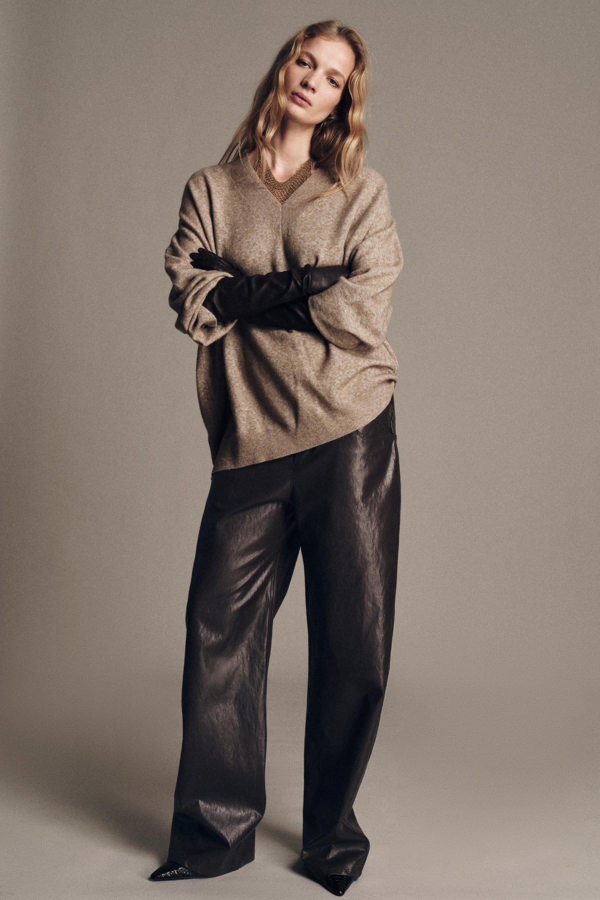 ÜBERGRÖSSERTER WOLLPULLOVER