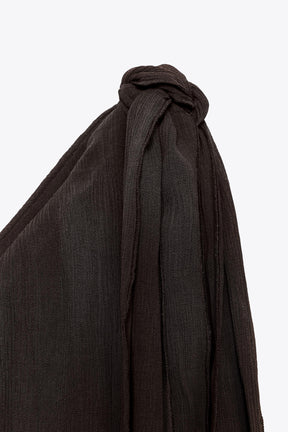 Strukturiertes asymmetrisches Oberteil