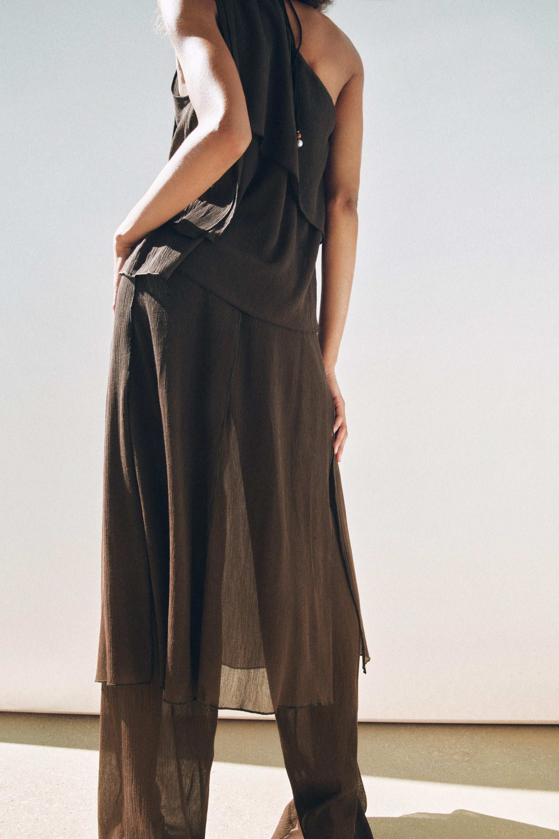 Strukturiertes asymmetrisches Oberteil