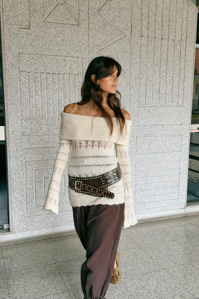 Schulterfreier Pullover mit Lochmuster