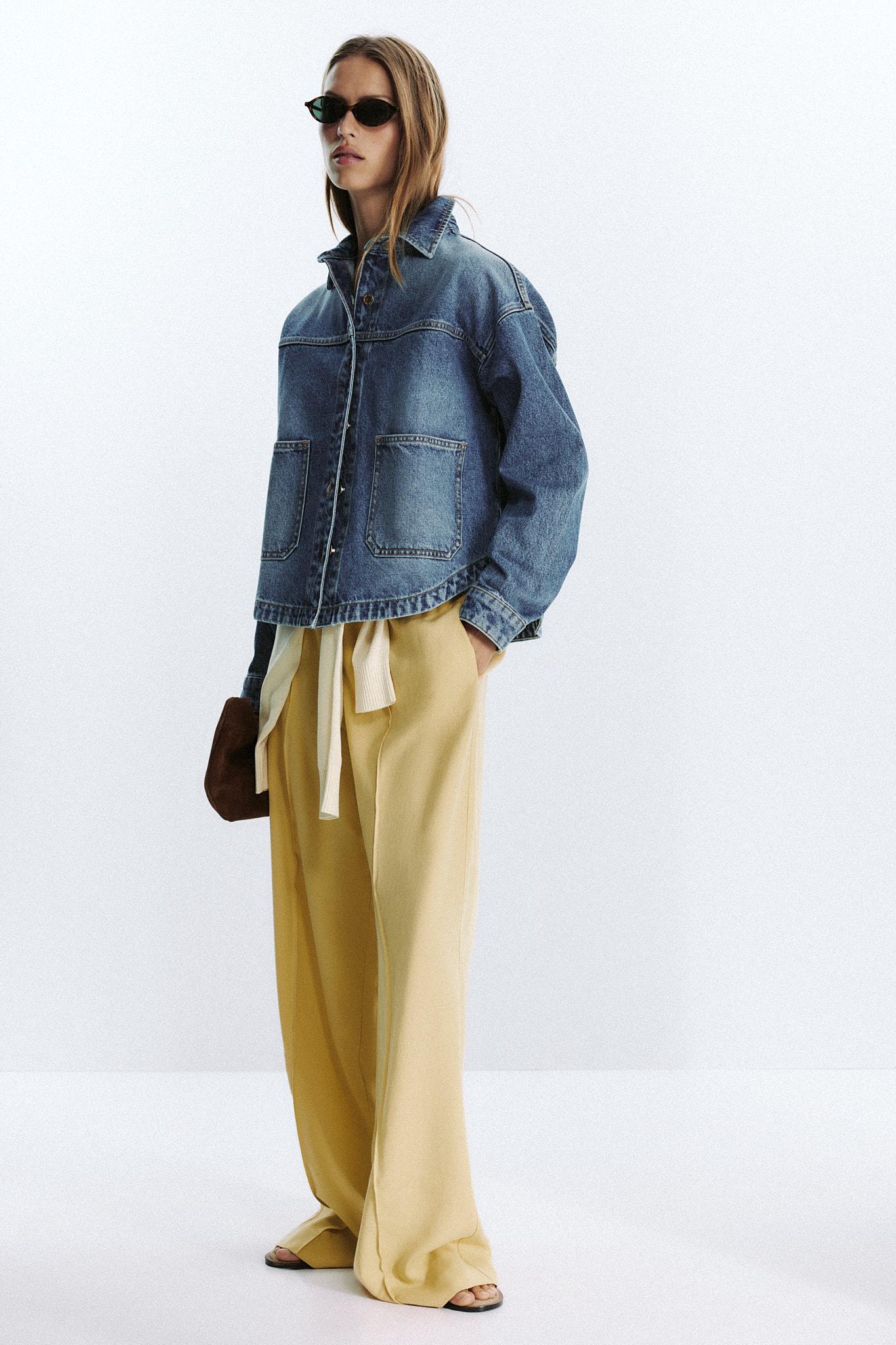 HOSE MIT WEITEM BEIN