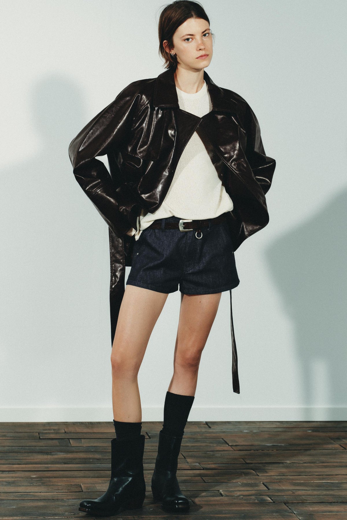 Gürteljacke aus Kunstleder