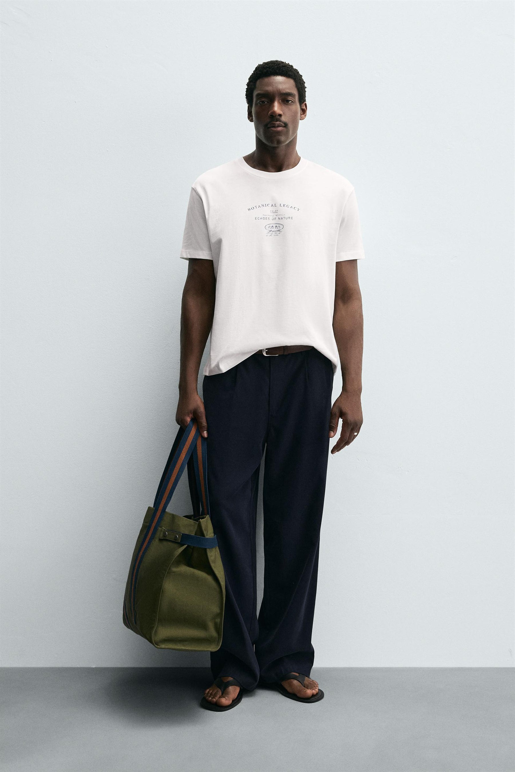 T-Shirt mit Schriftzug und Grafik