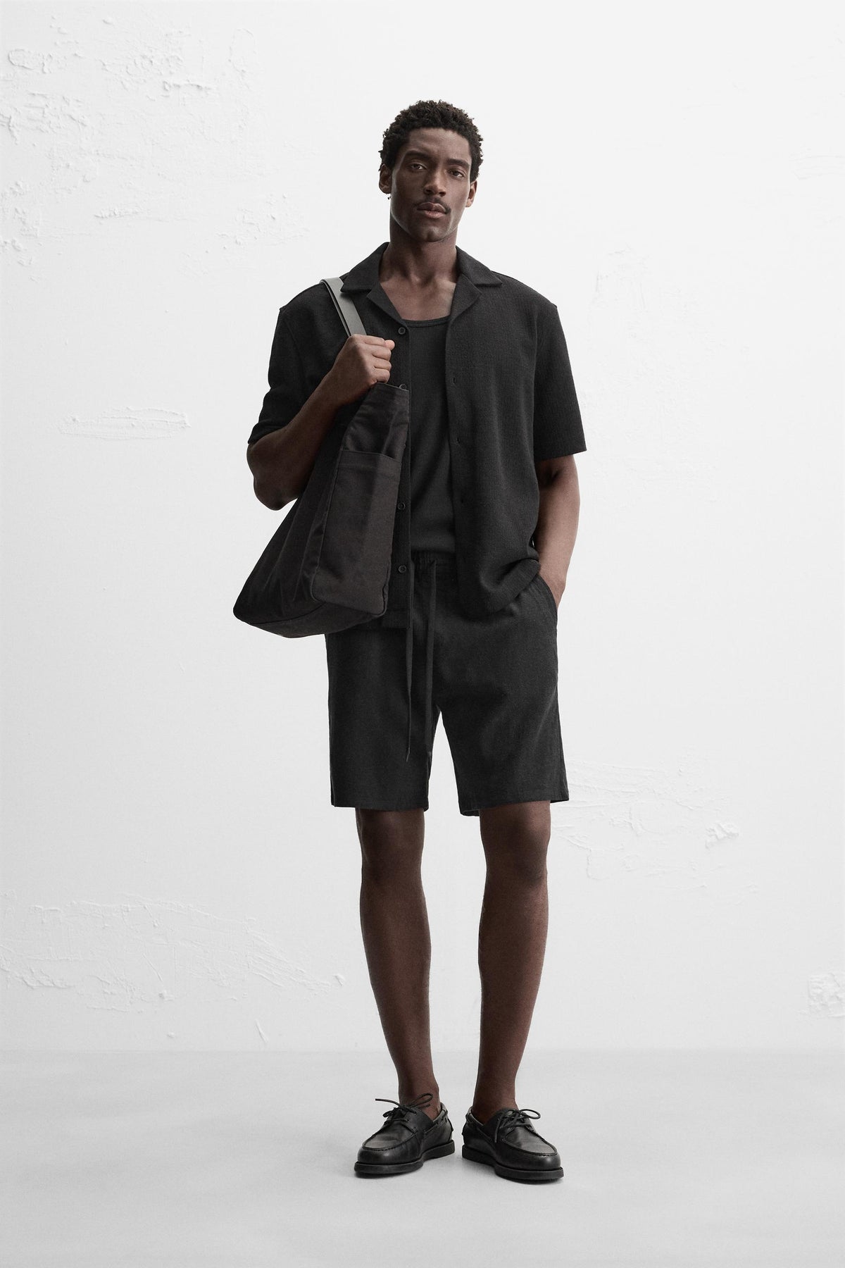 LINEN - VISCOSE BERMUDA SHORTS - Image 1