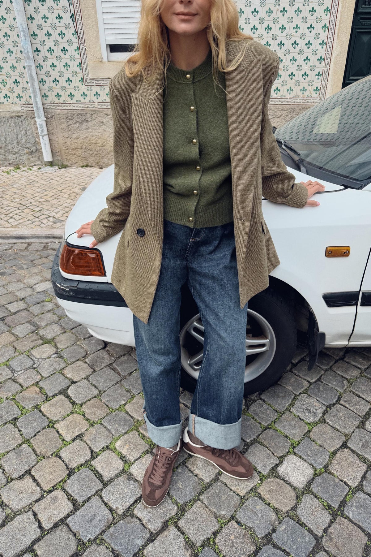 Strickjacke mit Kugelknöpfen