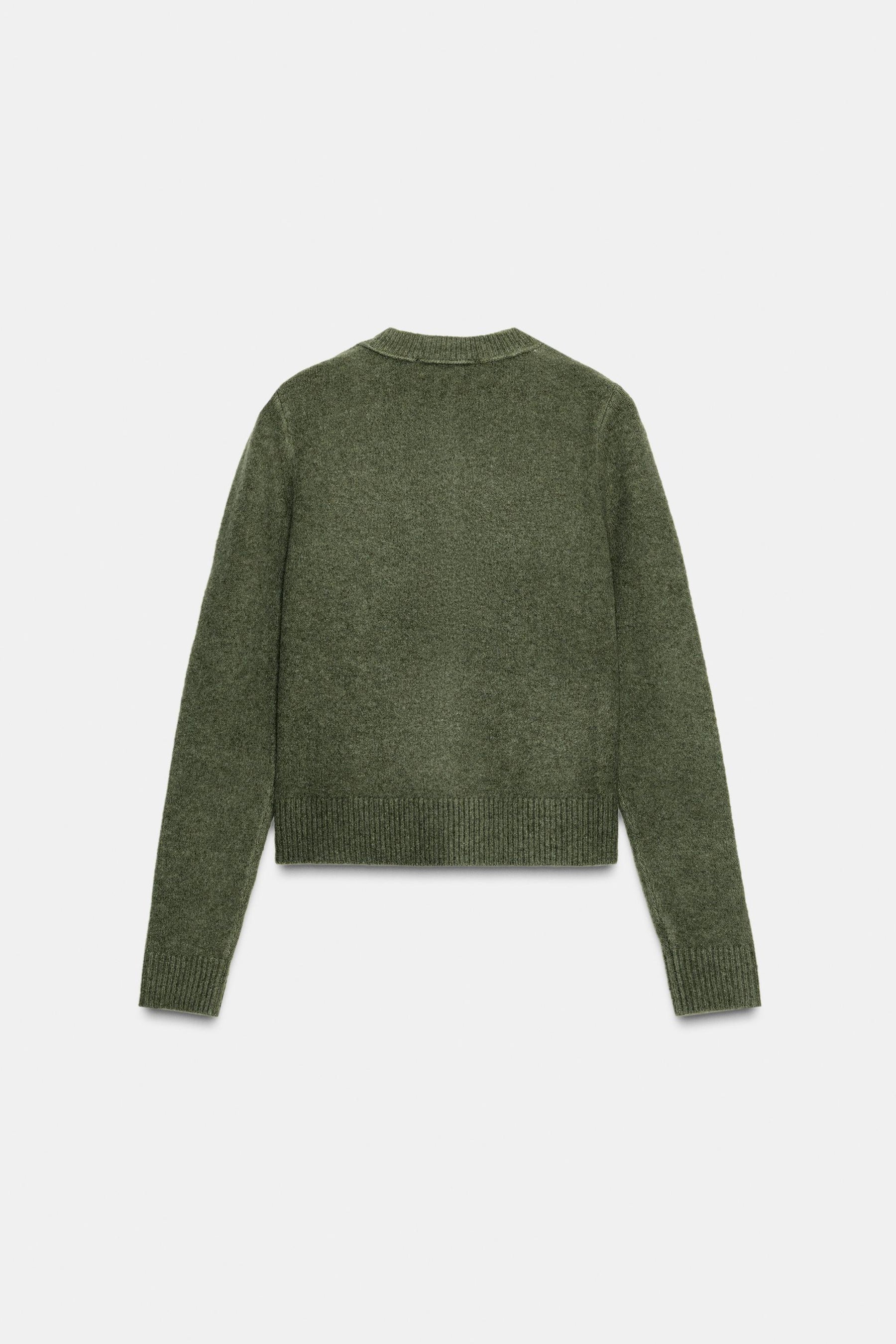 Strickjacke mit Kugelknöpfen