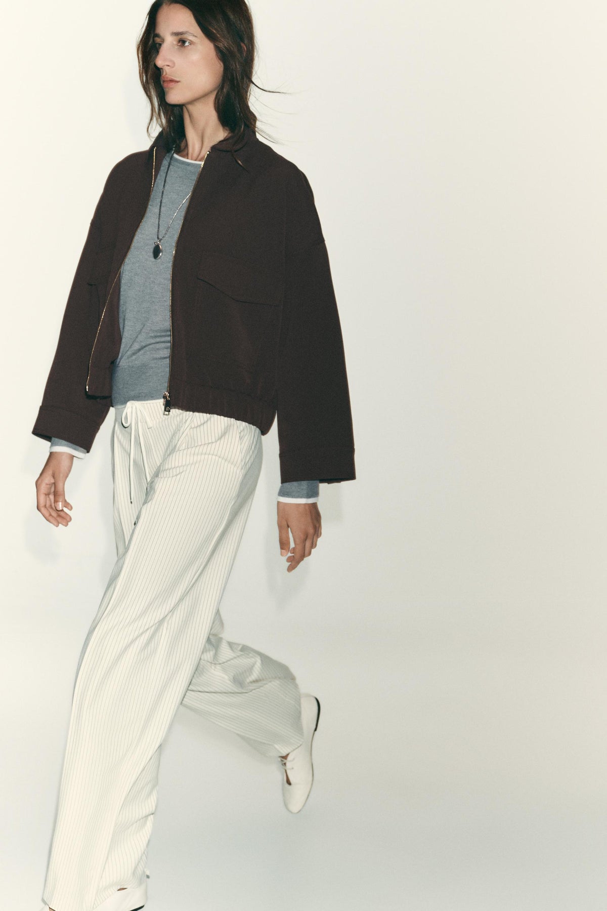 Weitbeinige Hose mit Bund