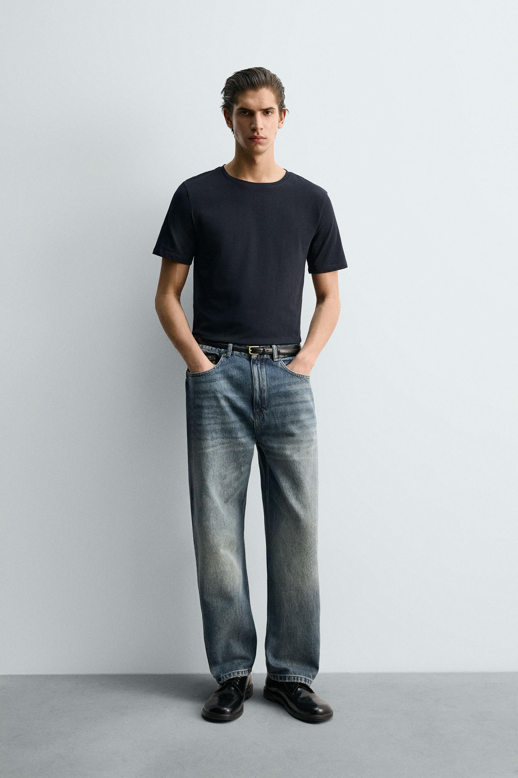 BASIC SLIM FIT T-SHIRT - Image 1