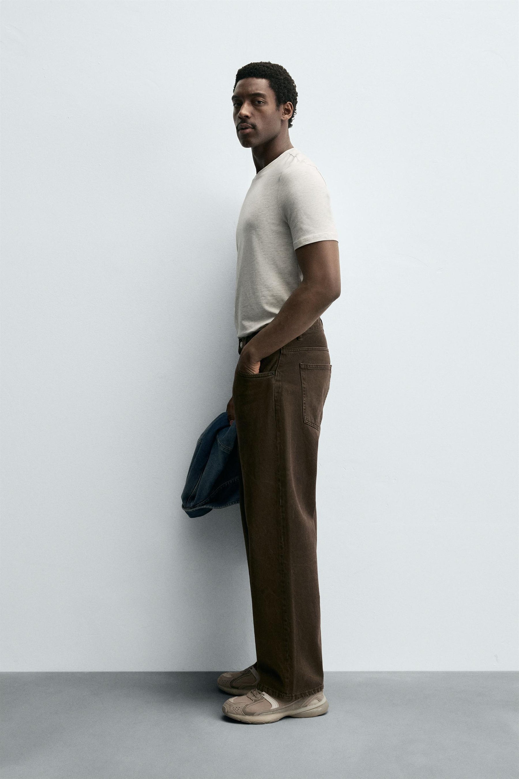 BASIC SLIM FIT T-SHIRT - Image 4