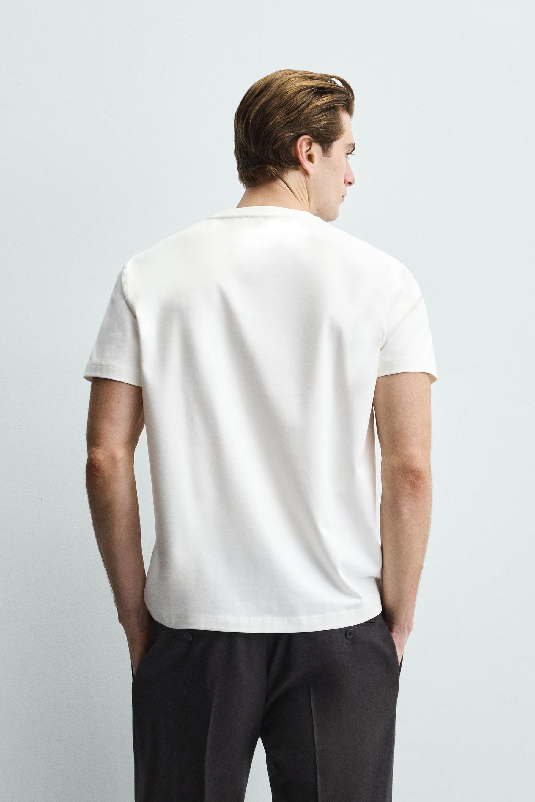 BASIC MEDIUM WEIGHT T-SHIRT - Image 3