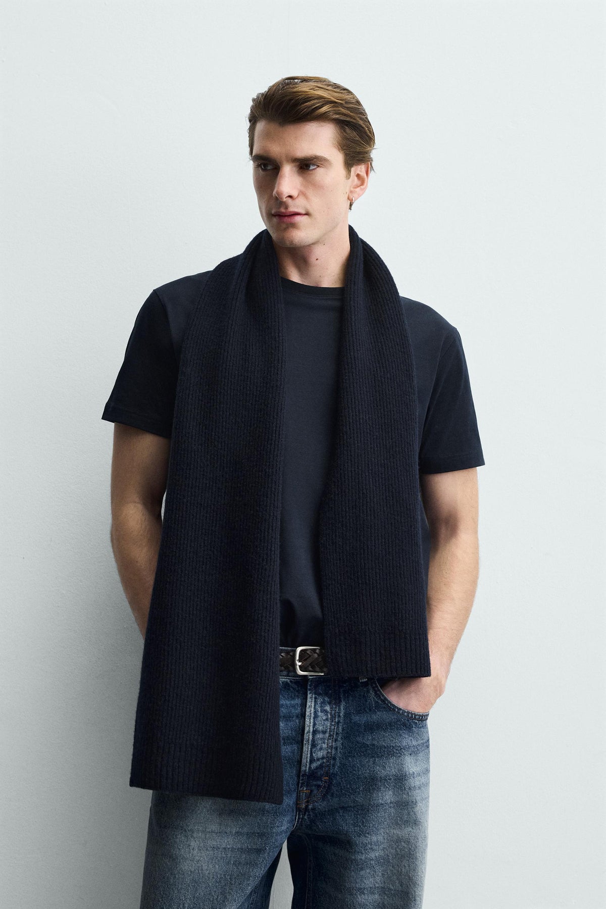 BASIC MEDIUM WEIGHT T-SHIRT - Image 2