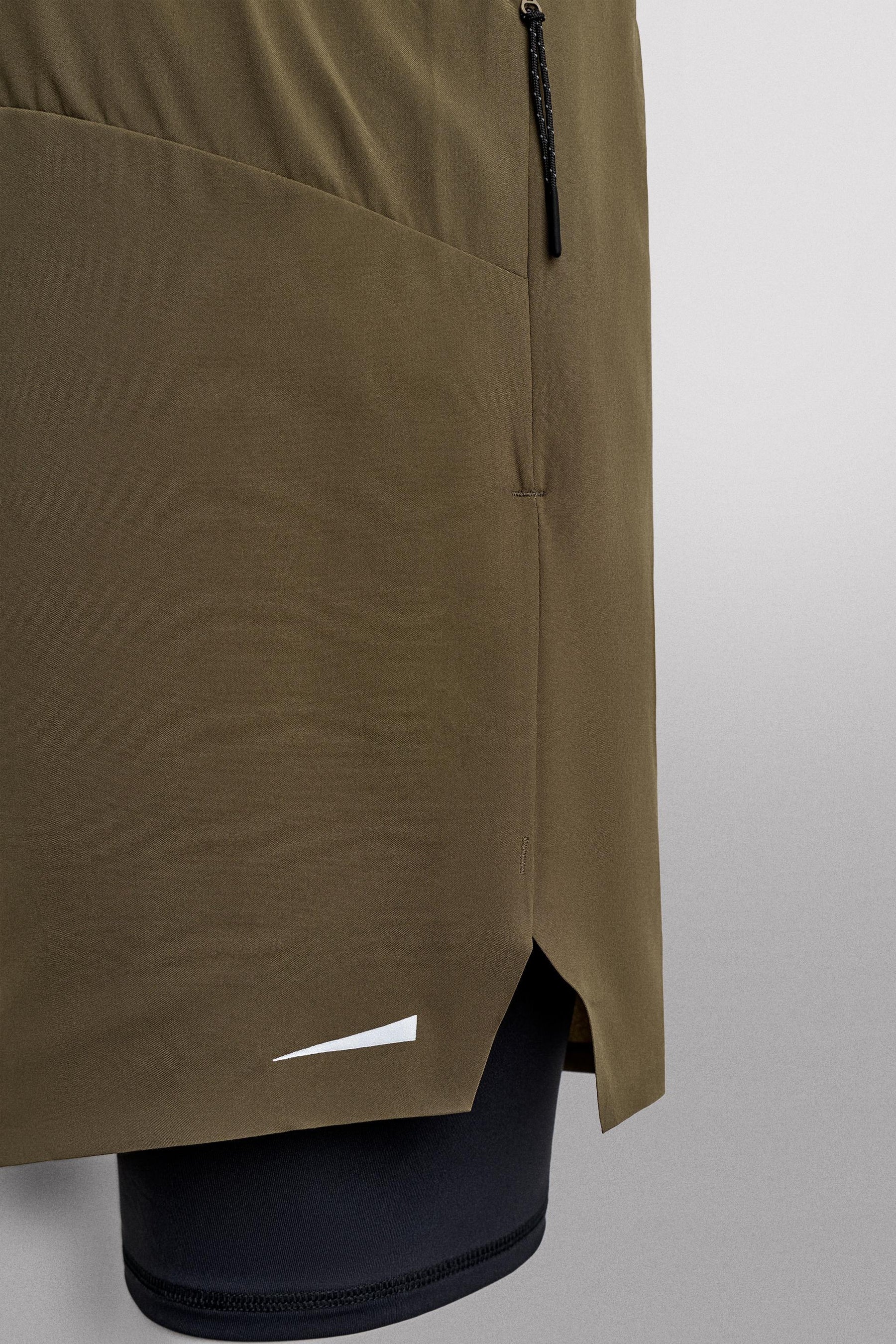 2-IN-1 TRAINING SHORTS - Image 9