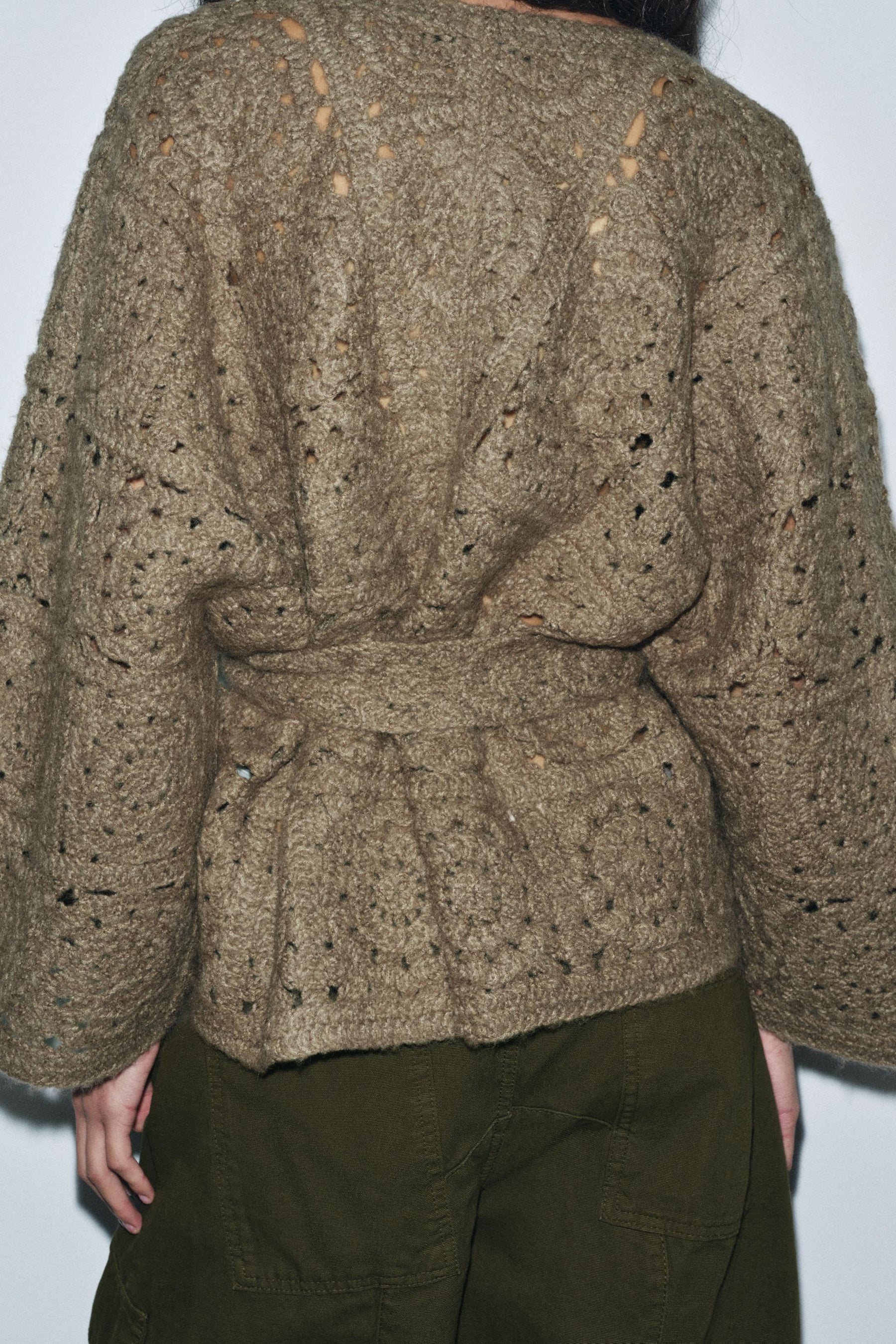 Strickjacke mit Gürtel