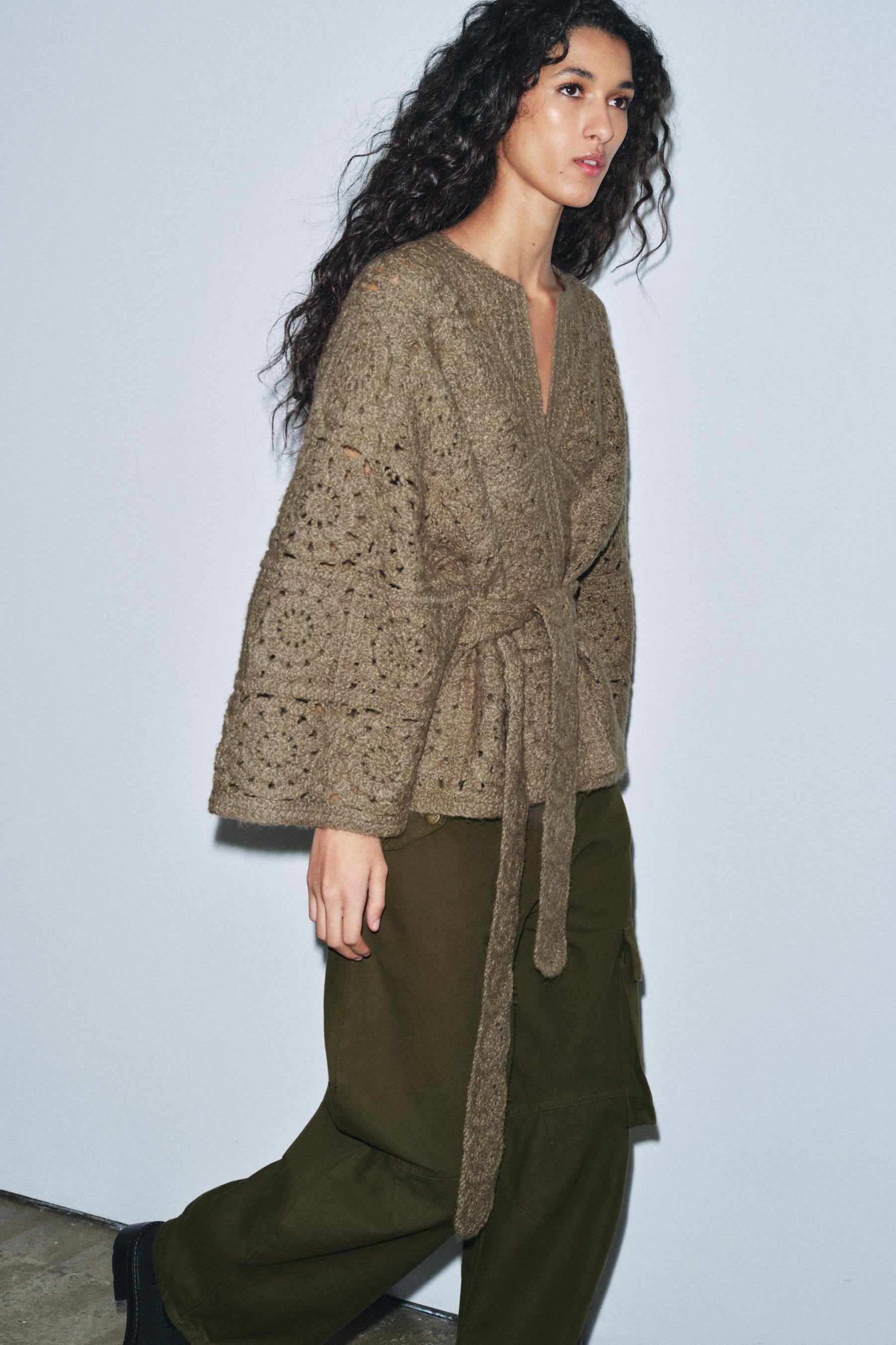 Strickjacke mit Gürtel