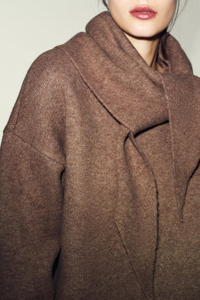 Strickpullover mit Schal