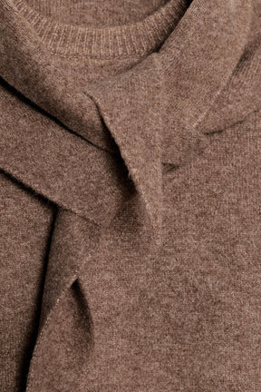 Strickpullover mit Schal