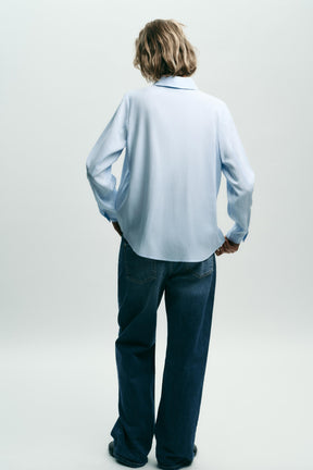 Weiches, fließendes Hemd