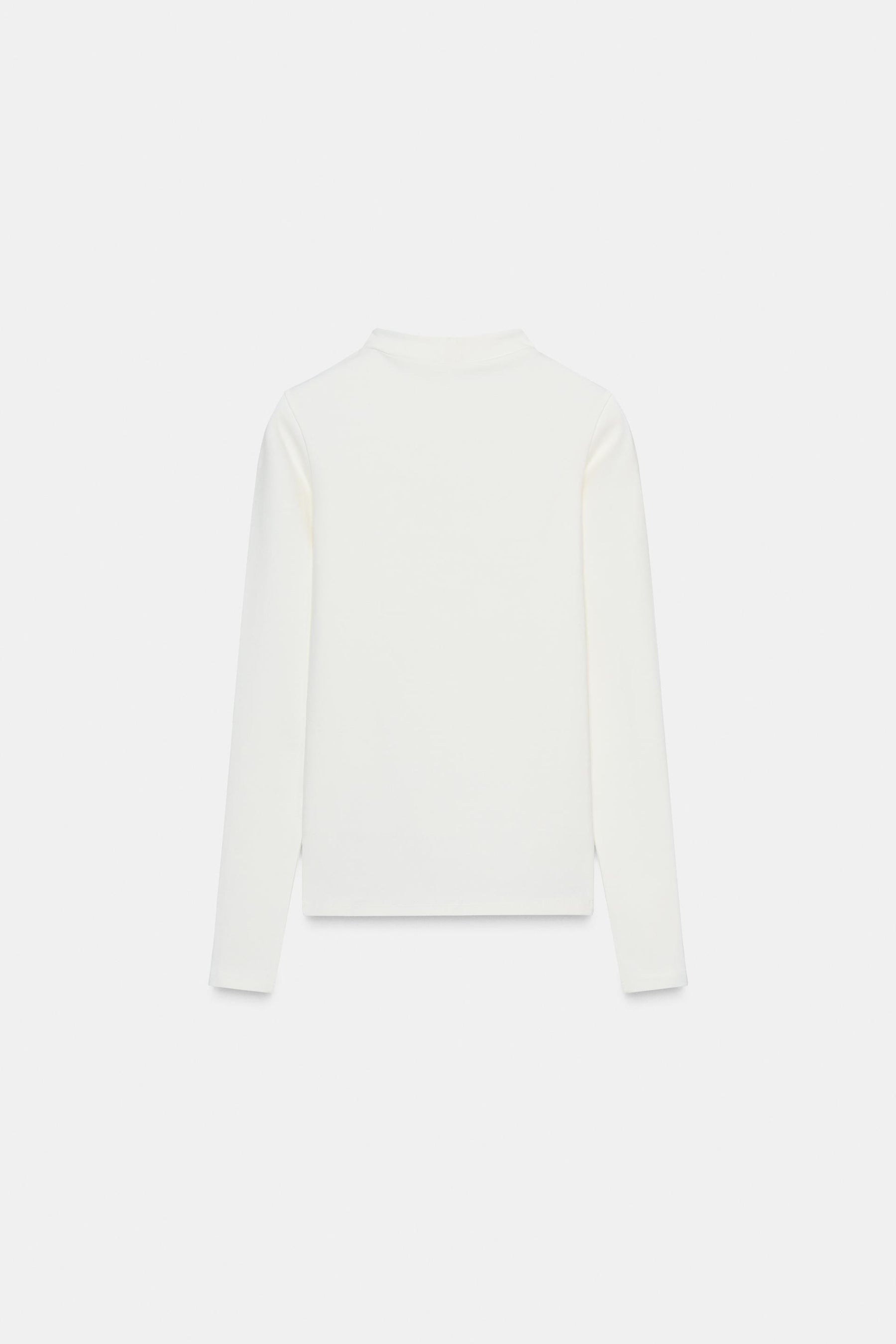 T-Shirt mit hohem Kragen