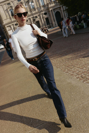 T-Shirt mit hohem Kragen