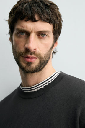 Pullover aus Viskosemischung