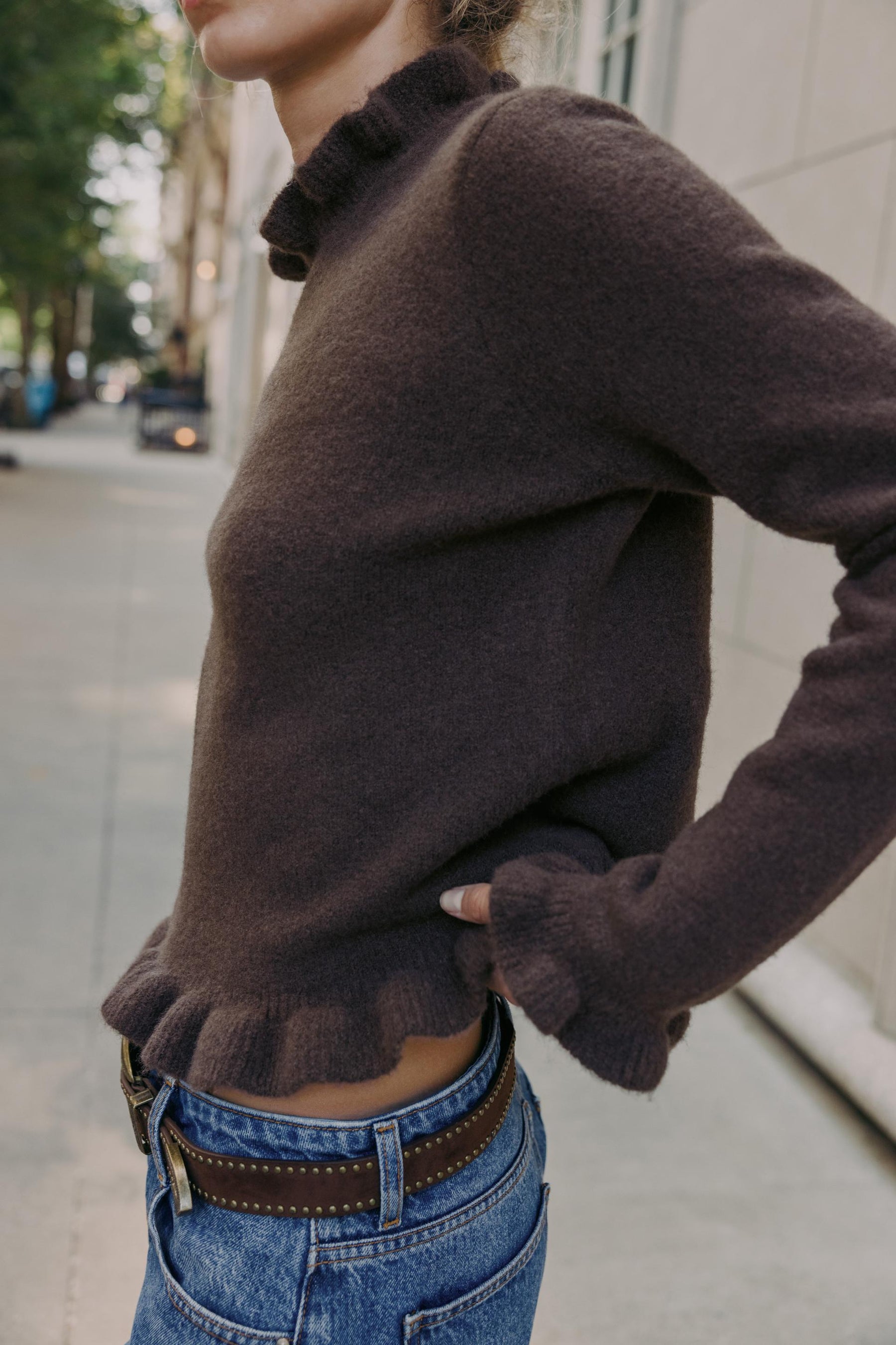 Rüschenstrickpullover