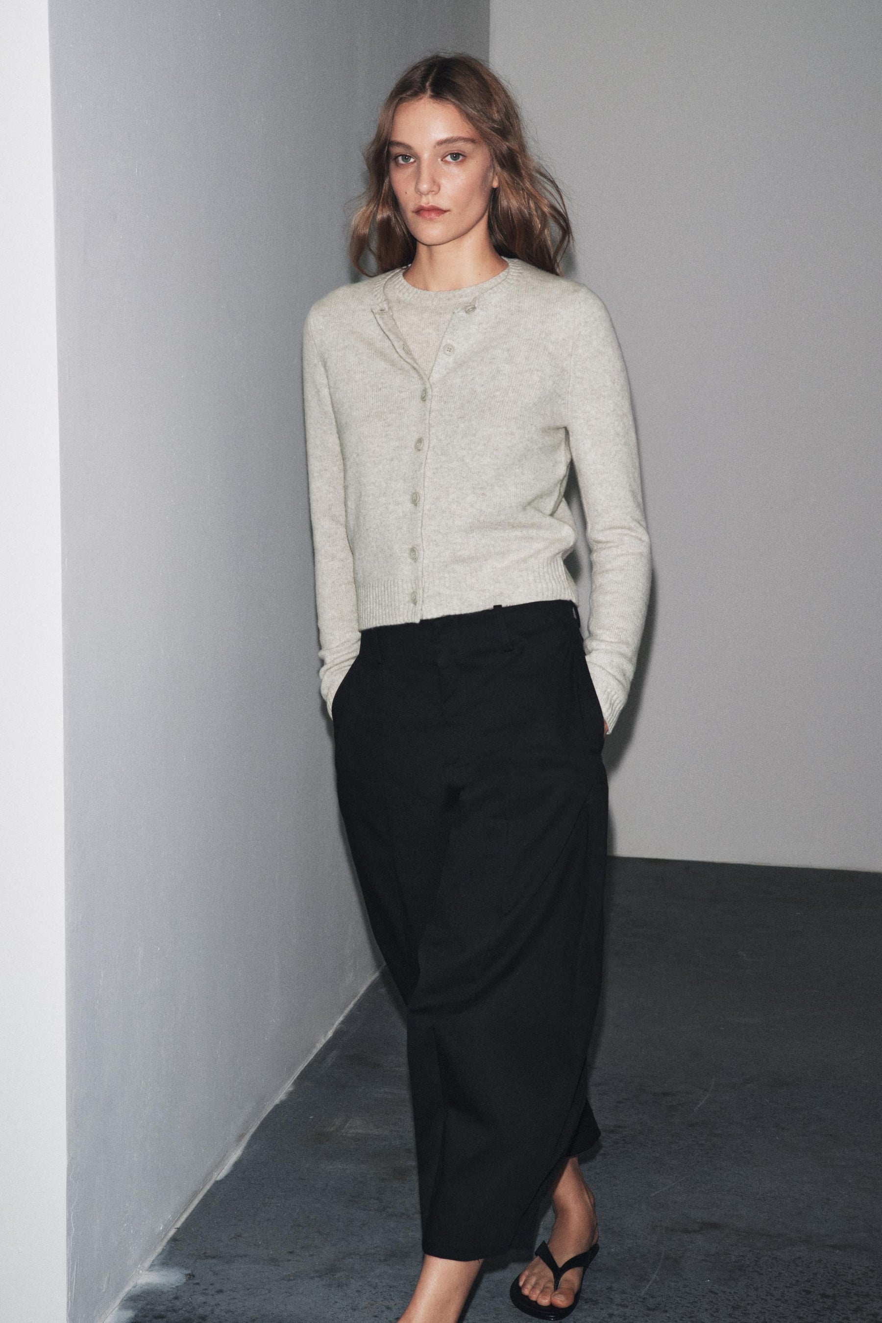 Wollstrickjacke mit langen Ärmeln