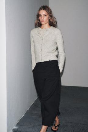 Wollstrickjacke mit langen Ärmeln