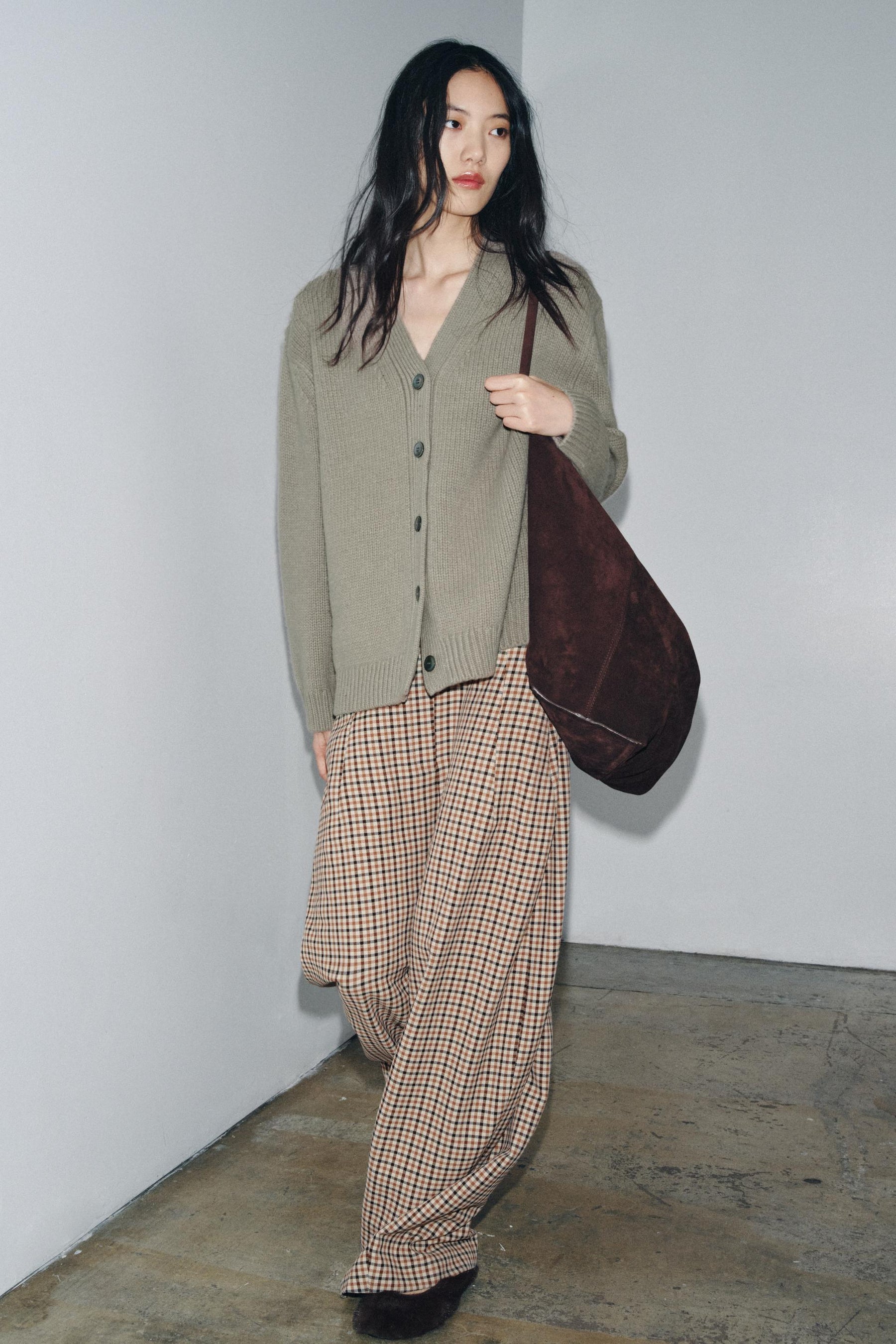 Wollstrickjacke mit V-Ausschnitt