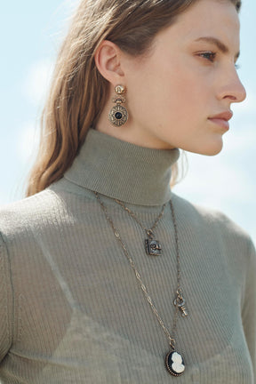 Wollpullover in limitierter Auflage