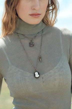 Wollpullover in limitierter Auflage