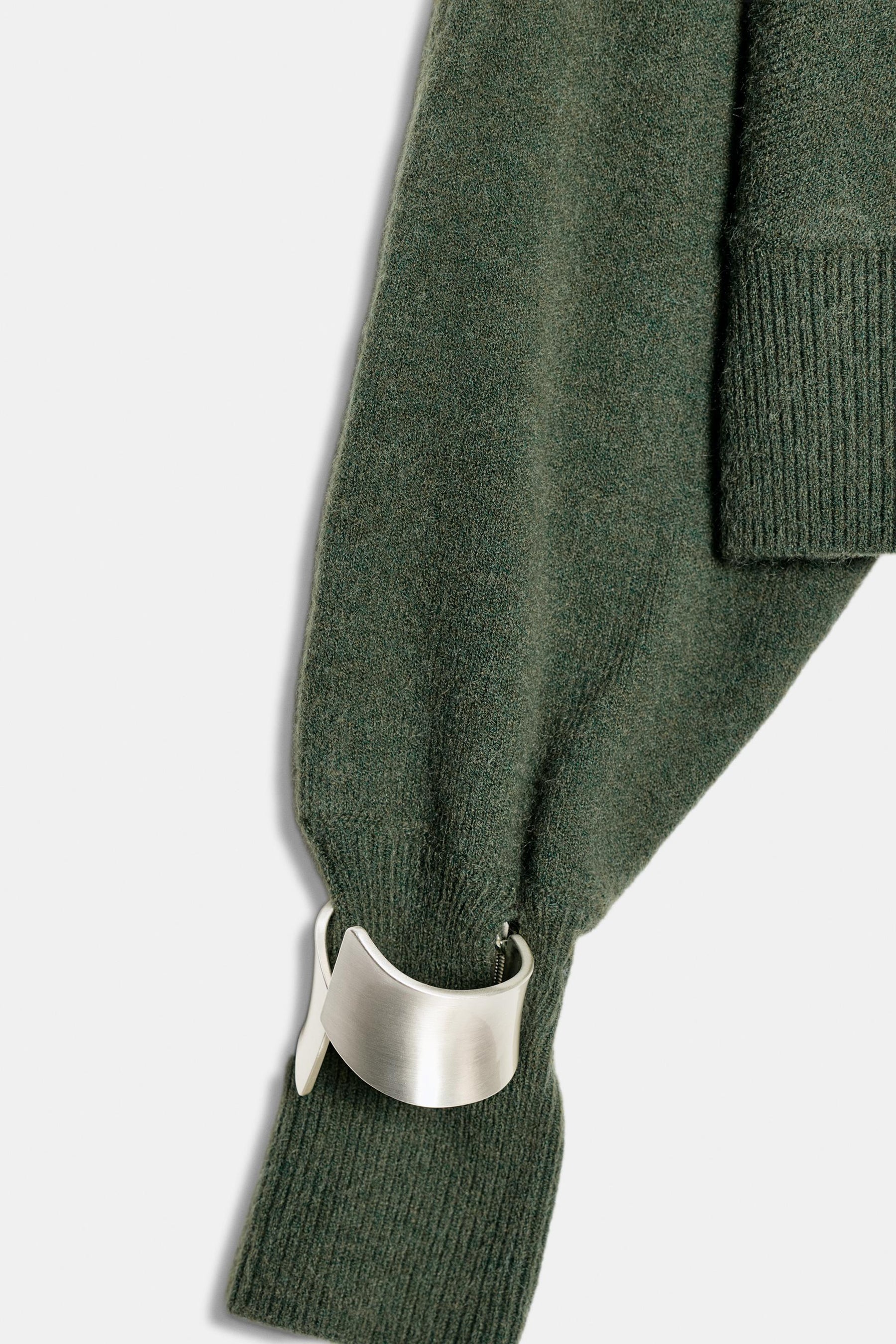 Asymmetrischer Strickpullover