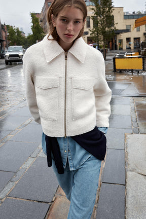 Bouclé-Jacke mit Taschen