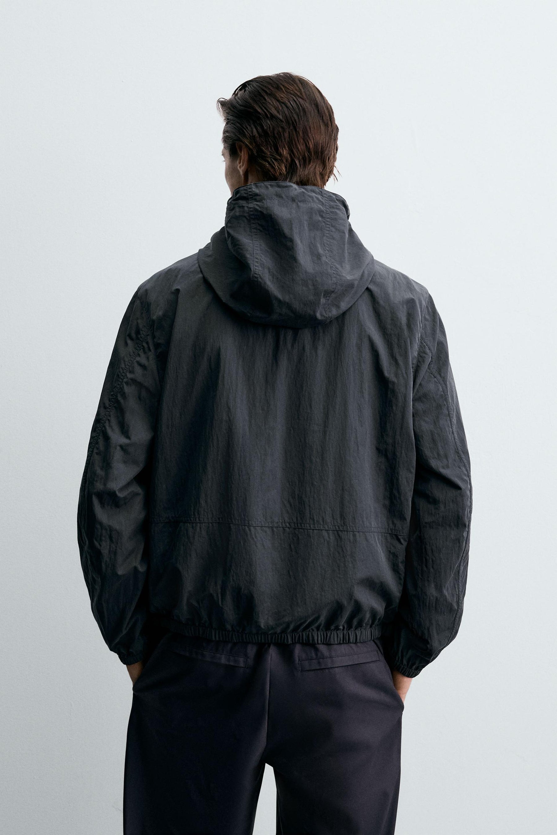LIGHTWEIGHT WATER-REPELLENT TECHNICAL JACKET - Image 3