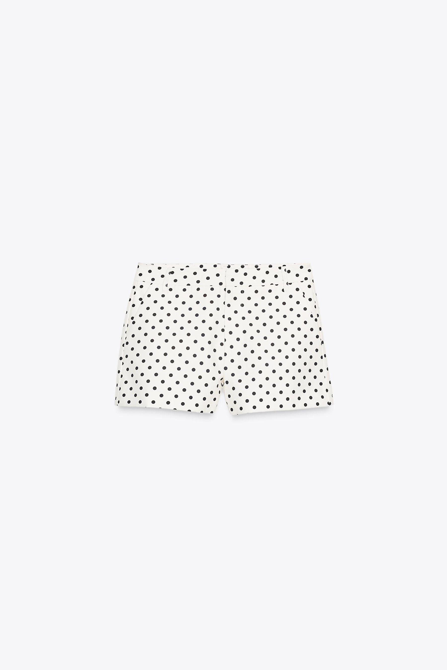 Gepunktete Mini-Shorts