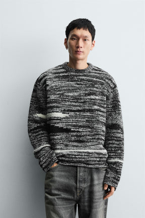BOUCLÉ TEXTURED JUMPER - Image 2